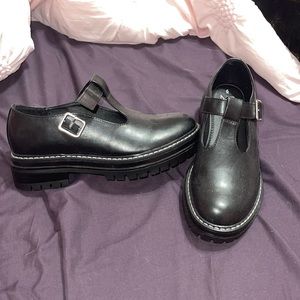 BLACK MARY JANES